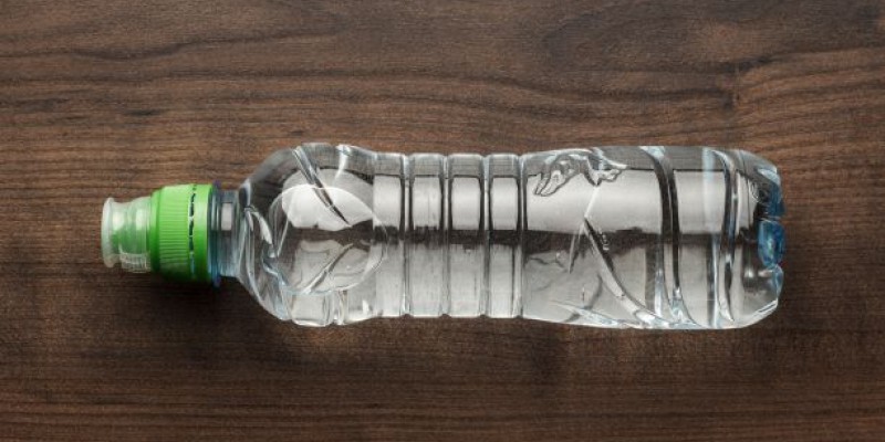 Devolução de garrafas de plástico vai valer entre dois e cinco cêntimos